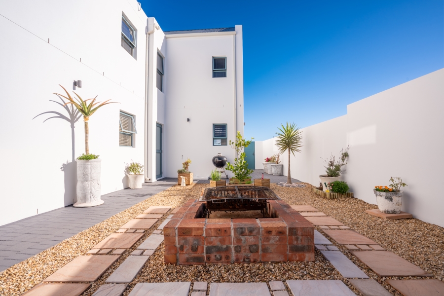 3 Bedroom Property for Sale in Blue Lagoon Western Cape